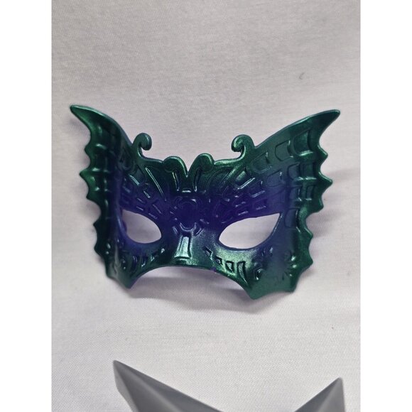 Bratz Doll Masquerade Finora Red Head With Outfit And Accessories - Picture 6 of 16